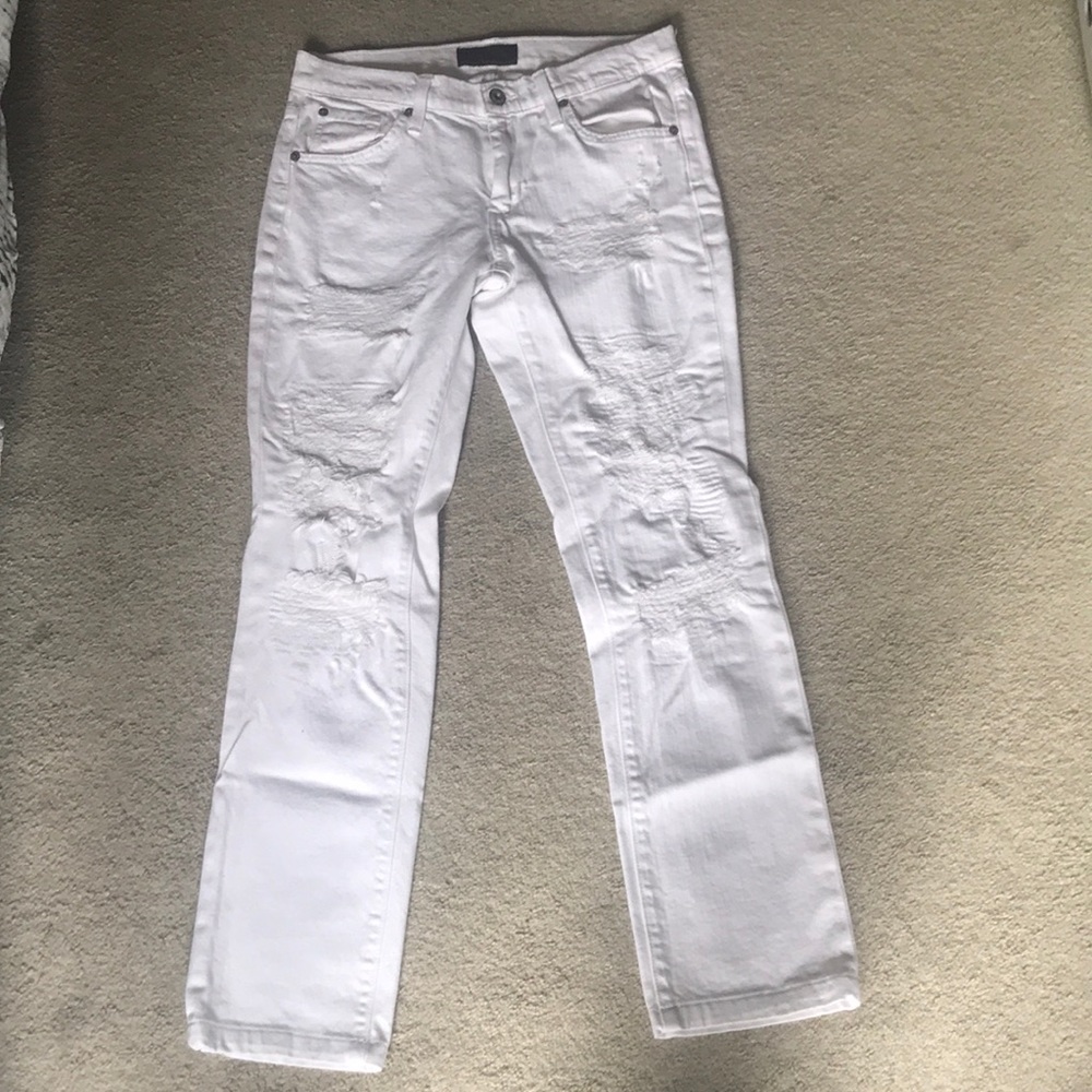 White distressed jeans
